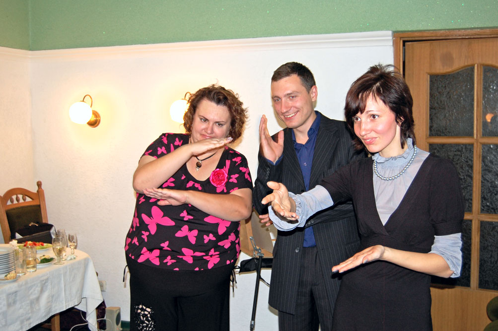Фотографія з дня народження HR кавярні (клубу менеджерів з персоналу) 23 вересня 2010 року у Львові в кафе "Офіс"на вулиці Липинського, 12
