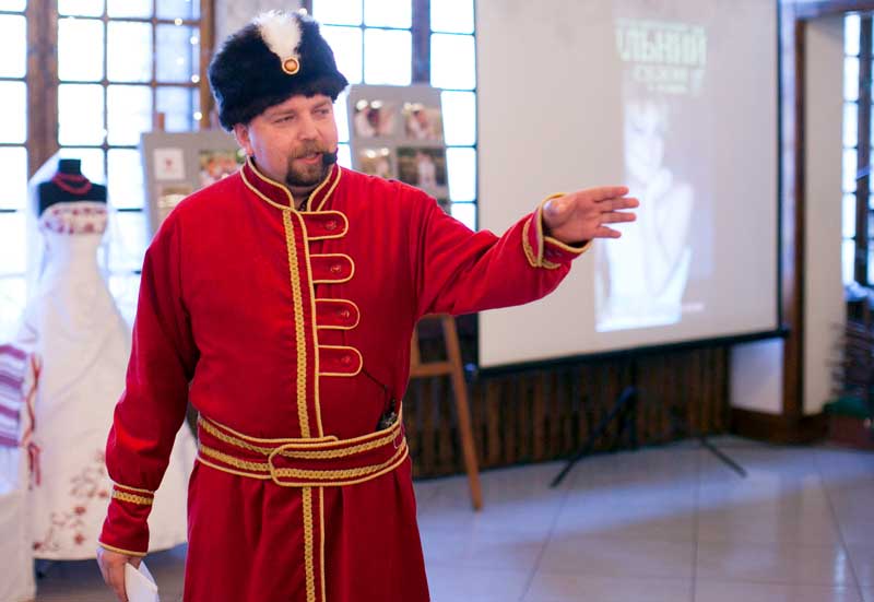 Заняття в "Школі наречених"на тему українського весілля відбулося 12 травня 2011 року в ресторані Вертеп-2