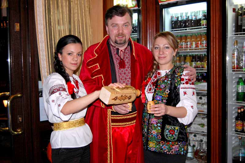 Українська вечірка в ресторані "Пафос" у Львові 18 грудня 2011 року