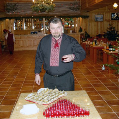 Фотографії з зустрічі Нового 2011 року в ресторані "Верховина" гірськолижного курорту "Плай" біля с. Плав'я Чколівського району Львіської області.